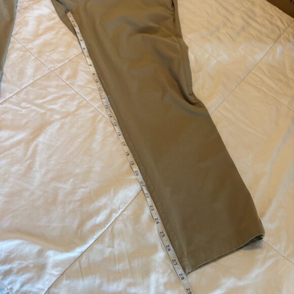 Lululemon Commission Pant Relaxed - Picture 9 of 10